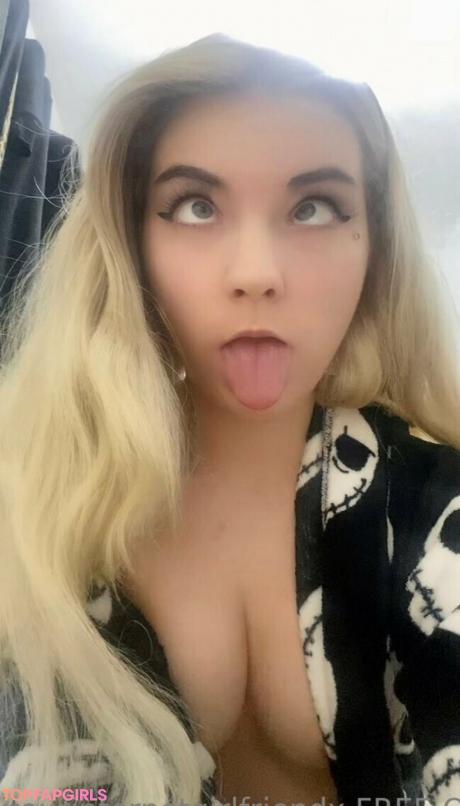 Yourinternetgirlfriendx nude leaked OnlyFans photo #2
