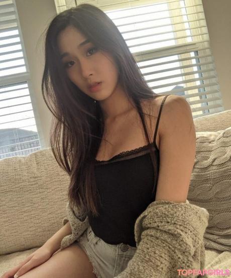 Yougelly nude leaked OnlyFans photo #12