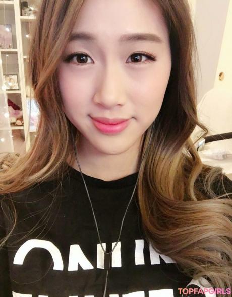 Yougelly nude leaked OnlyFans photo #45