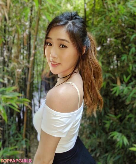 Yougelly nude leaked OnlyFans photo #7