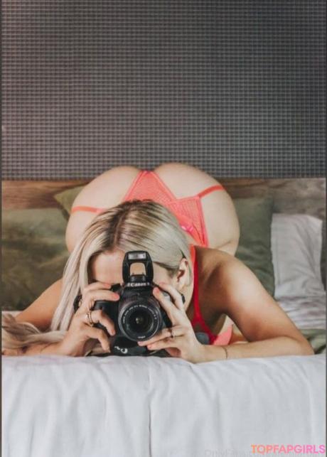 Alemia nude leaked OnlyFans photo #13