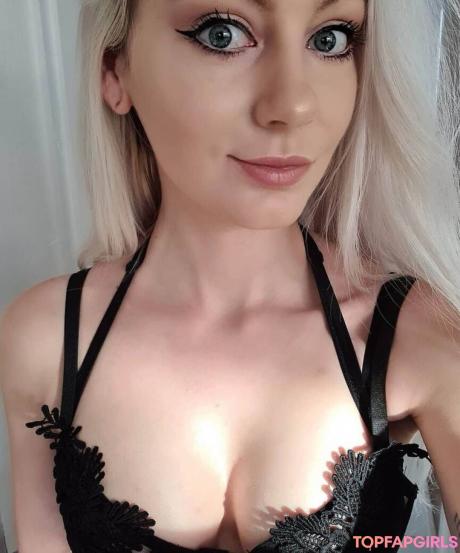 Chloxxhill nude leaked OnlyFans photo #32