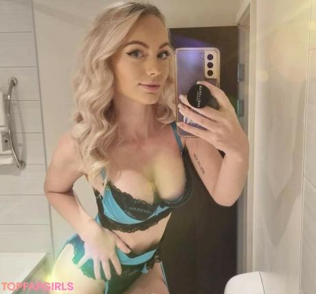 Chloxxhill nude leaked OnlyFans photo #48