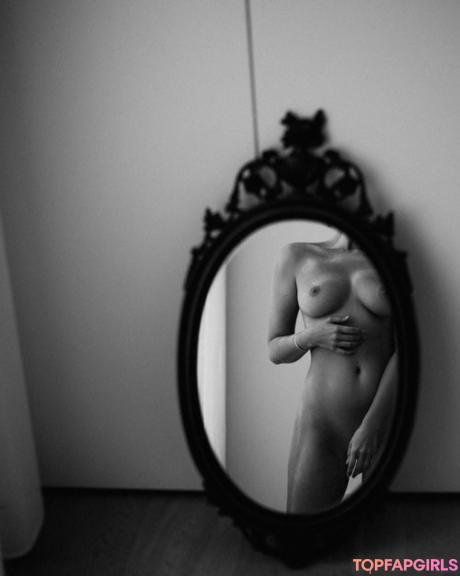 Worldwithinher nude leaked OnlyFans photo #3