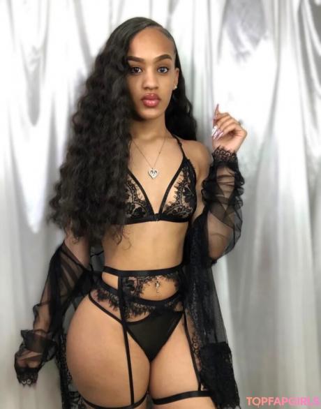 Tiahnie nude leaked OnlyFans photo #3