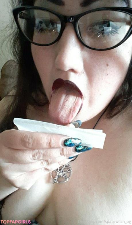 Spacevvitch666 nude leaked OnlyFans photo #11