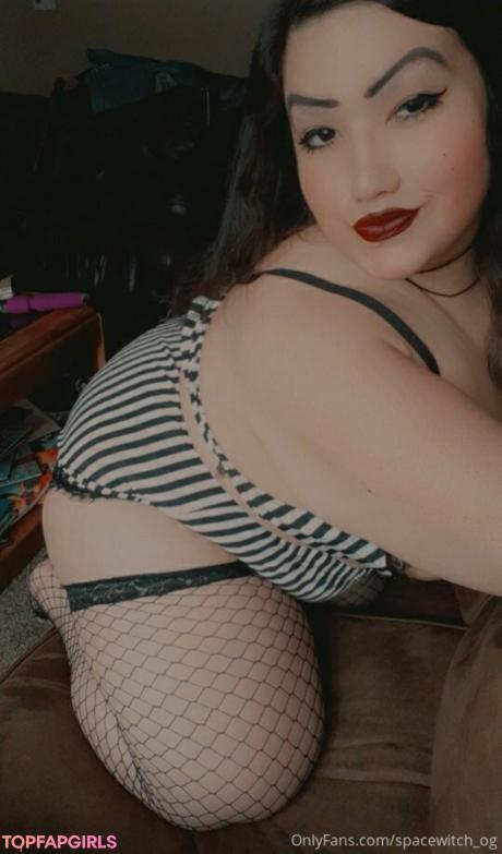 Spacevvitch666 nude leaked OnlyFans photo #12