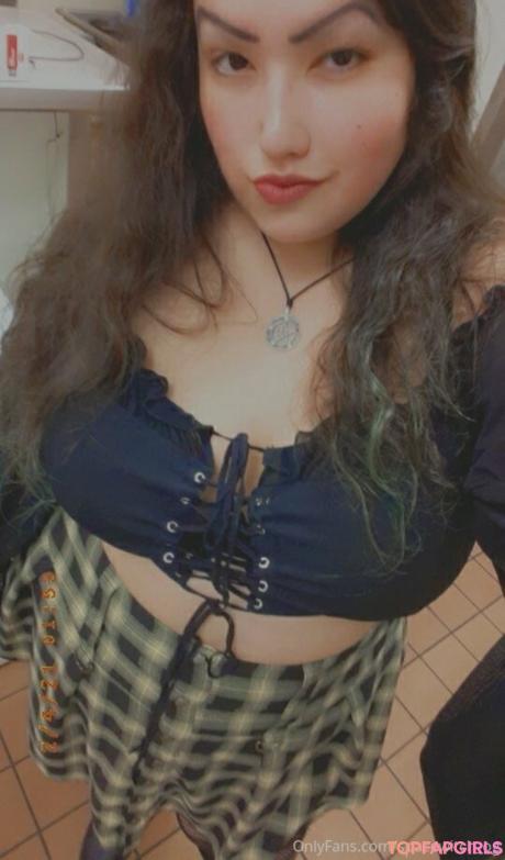 Spacevvitch666 nude leaked OnlyFans photo #37