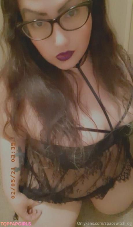 Spacevvitch666 nude leaked OnlyFans photo #38