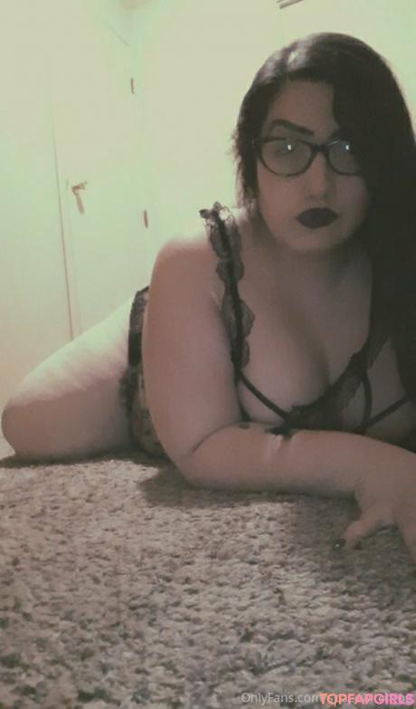 Spacevvitch666 nude leaked OnlyFans photo #39