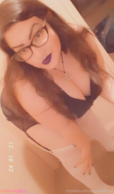 Spacevvitch666 nude leaked OnlyFans photo #4