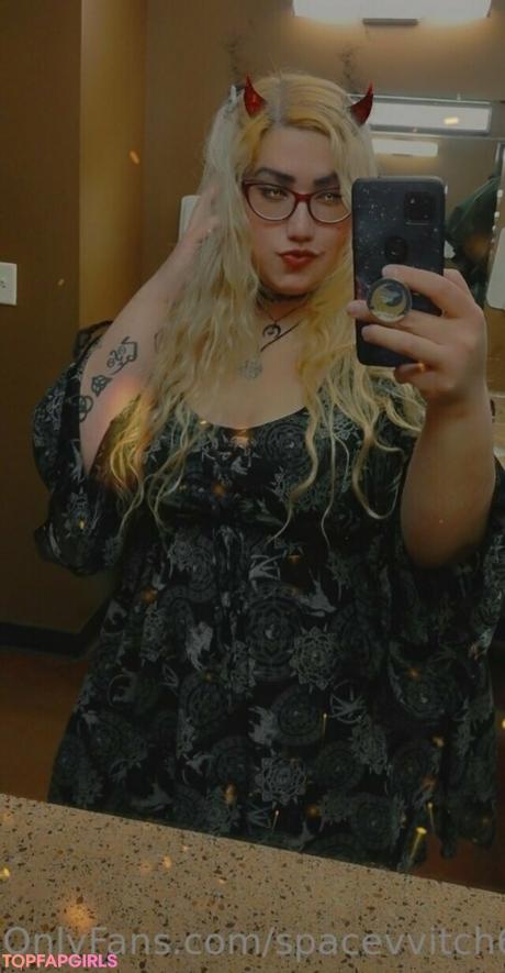 Spacevvitch666 nude leaked OnlyFans photo #48