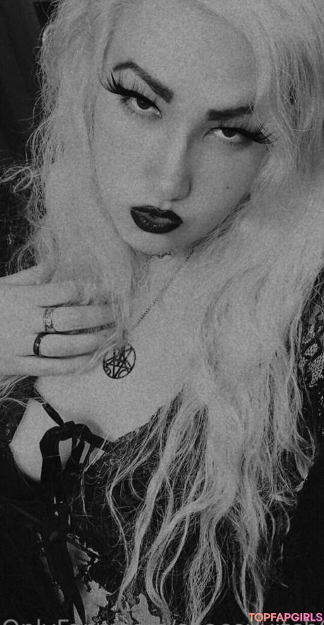 Spacevvitch666 nude leaked OnlyFans photo #52