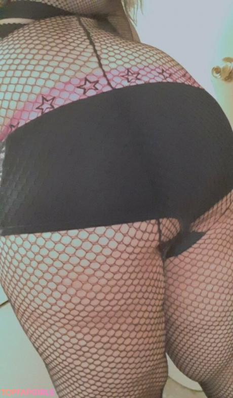 Spacevvitch666 nude leaked OnlyFans photo #9