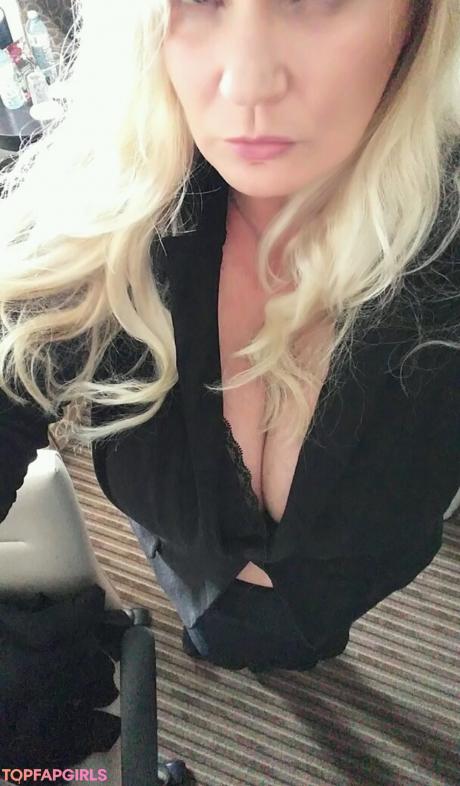 Uniquilyyours nude leaked OnlyFans photo #1