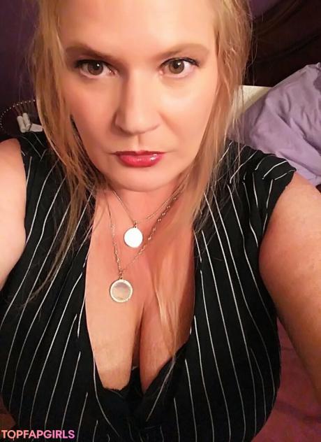 Uniquilyyours nude leaked OnlyFans photo #25
