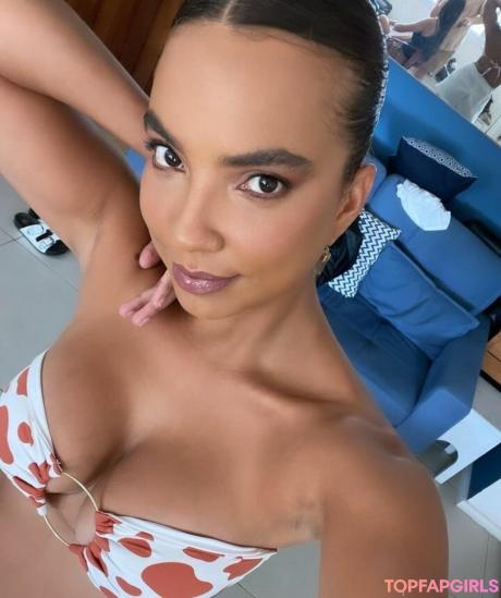 Gabriela nude leaked OnlyFans photo #3
