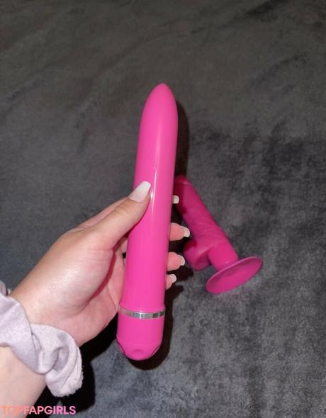 Erintakesrequests nude leaked OnlyFans photo #3