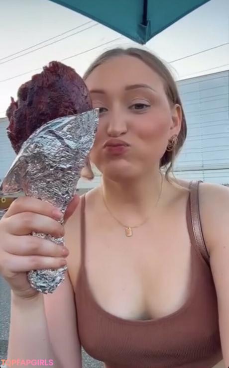 Strawberrytallcakee nude leaked OnlyFans photo #1