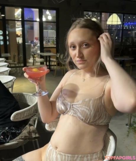 Strawberrytallcakee nude leaked OnlyFans pic