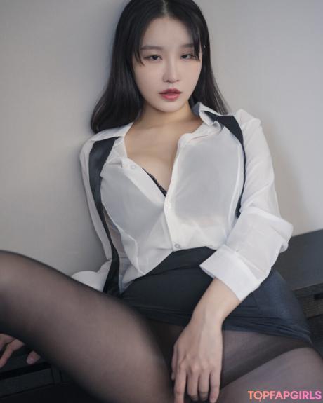 Lee nude leaked OnlyFans photo #15