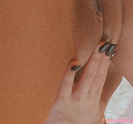 MoonAlessa nude leaked OnlyFans photo #12