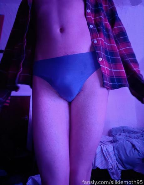 Silkiemoth95 nude leaked OnlyFans photo #10