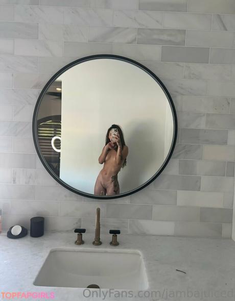 Queen nude leaked OnlyFans photo #18