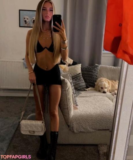 Louisemarshallx nude leaked OnlyFans photo #12