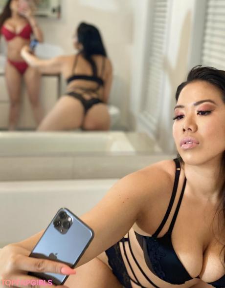 Asiantsunamifree nude leaked OnlyFans photo #11