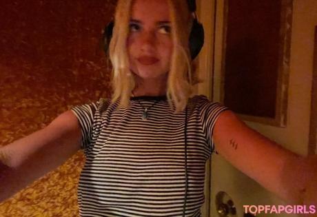 Claire nude leaked OnlyFans photo #6