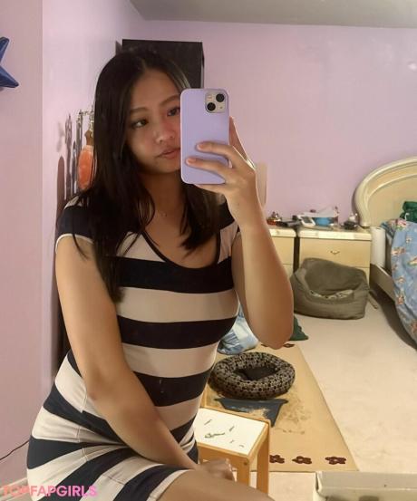 Queenbaddii nude leaked OnlyFans photo #12