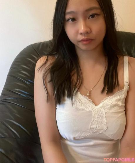Queenbaddii nude leaked OnlyFans photo #13