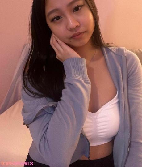 Queenbaddii nude leaked OnlyFans photo #16