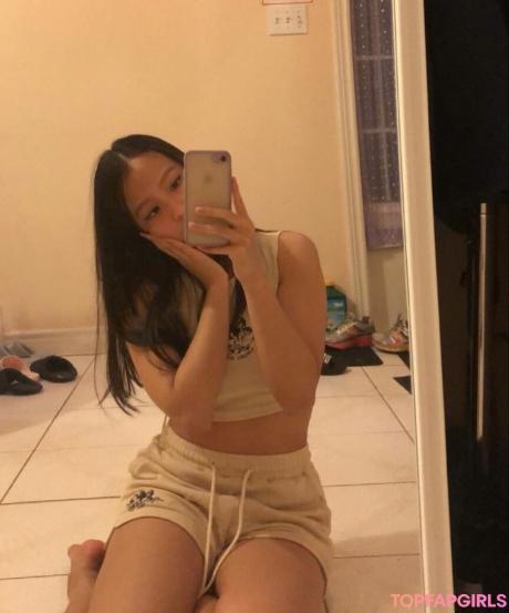 Queenbaddii nude leaked OnlyFans photo #3
