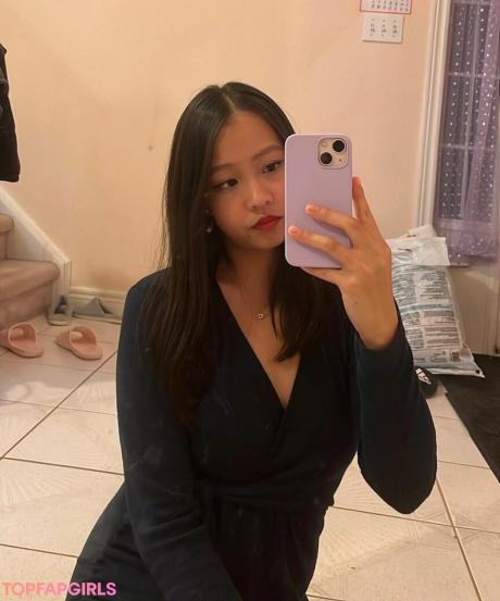 Queenbaddii nude leaked OnlyFans photo #7