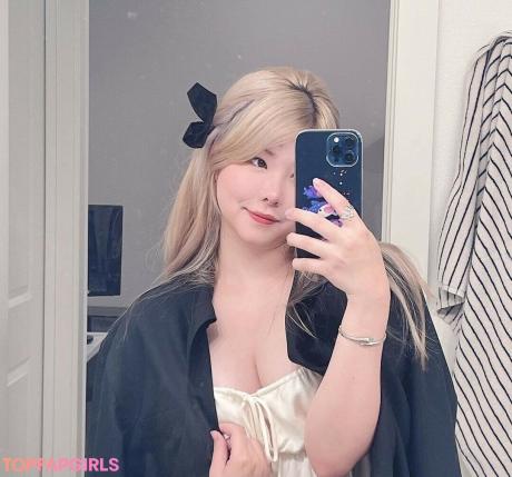 Julia nude leaked OnlyFans photo #111
