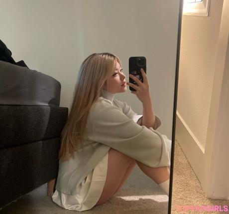 Julia nude leaked OnlyFans photo #114