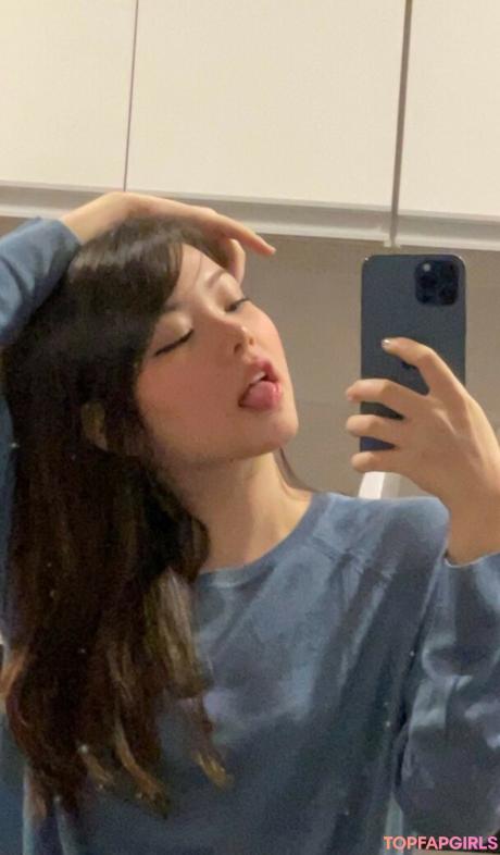 Julia nude leaked OnlyFans photo #12