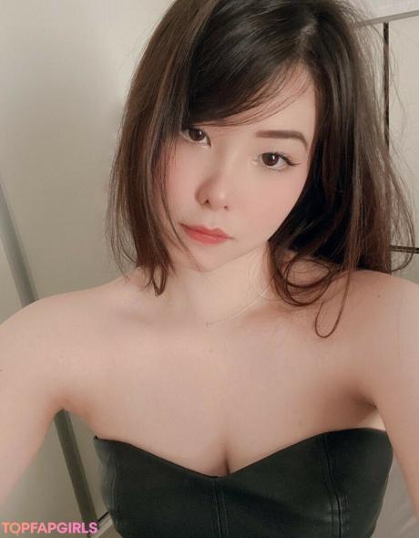 Julia nude leaked OnlyFans photo #24
