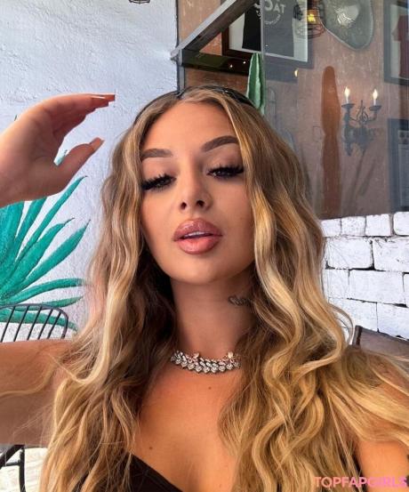 Michellemelodyx nude leaked OnlyFans photo #2