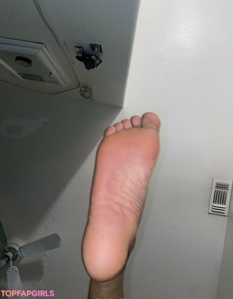 Laylaybrat nude leaked OnlyFans photo #2