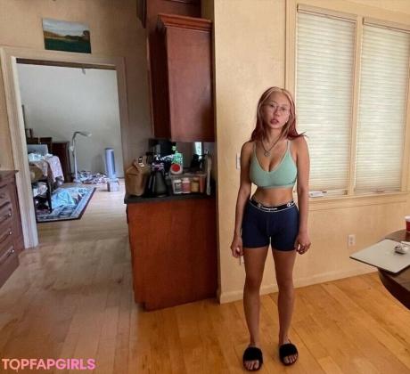 Hollyliangg nude leaked OnlyFans photo #13