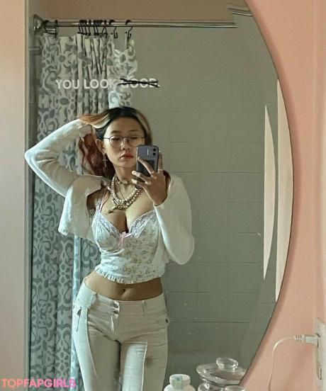 Hollyliangg nude leaked OnlyFans photo #4