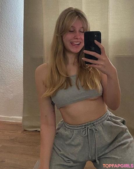 Cirizzzle nude leaked OnlyFans photo #32