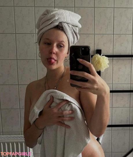 Cirizzzle nude leaked OnlyFans photo #8