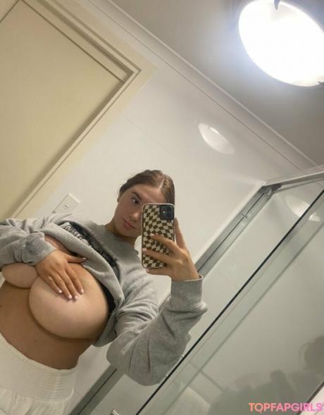 Hayley nude leaked OnlyFans photo #450