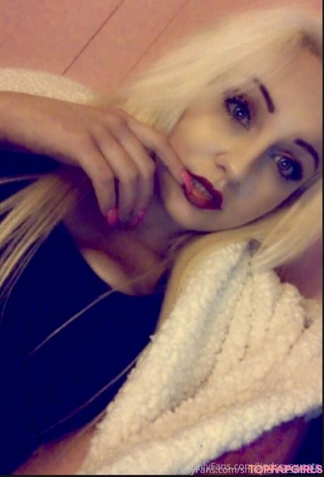 Smelliefeetsweetie nude leaked OnlyFans photo #97