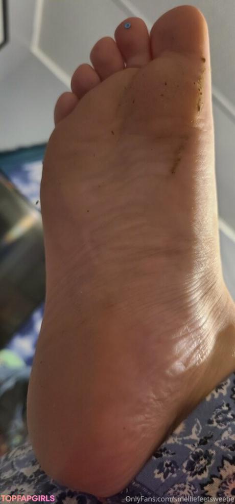 Smelliefeetsweetie nude leaked OnlyFans photo #11