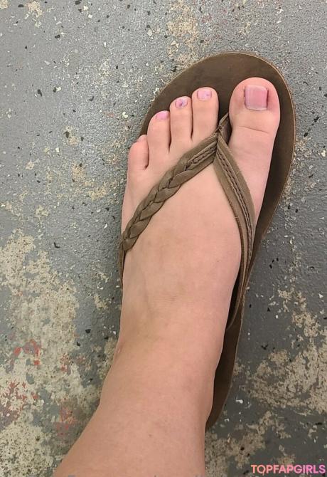 Smelliefeetsweetie nude leaked OnlyFans photo #112